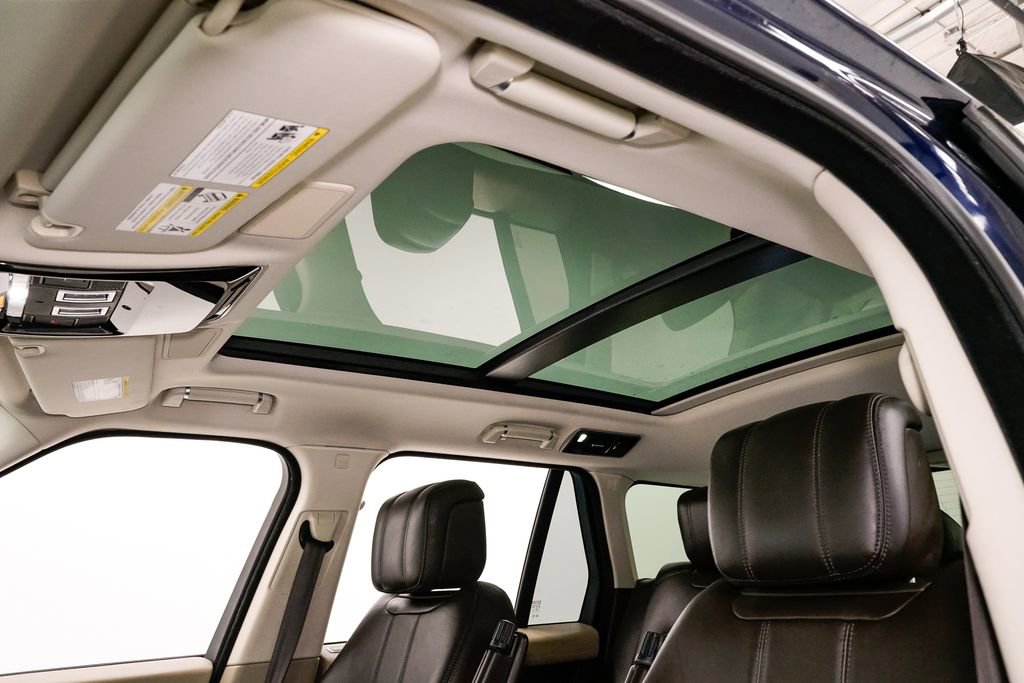 Used 2020 Land Rover Range Rover HSE image 12