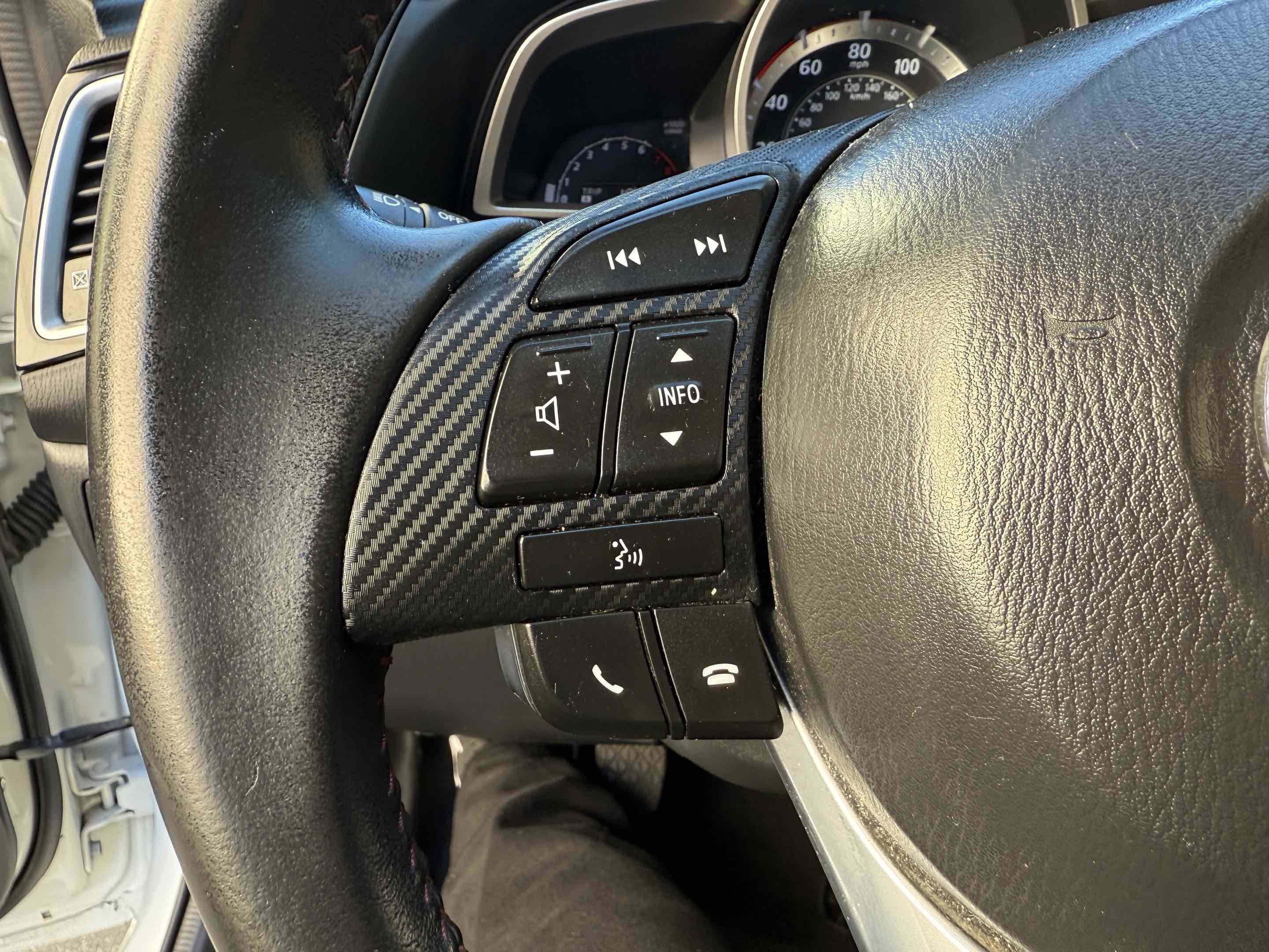 Used 2015 MAZDA MAZDA3 i Grand Touring image 35