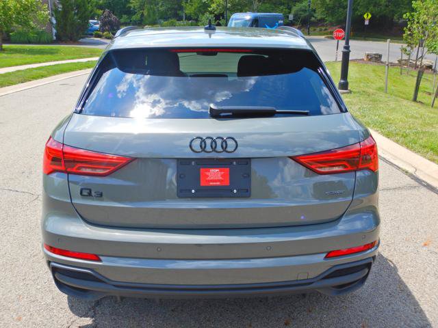 Used 2023 Audi Q3 2.0T Premium w/ Black Optic Sport Package AWD/4WD image 9