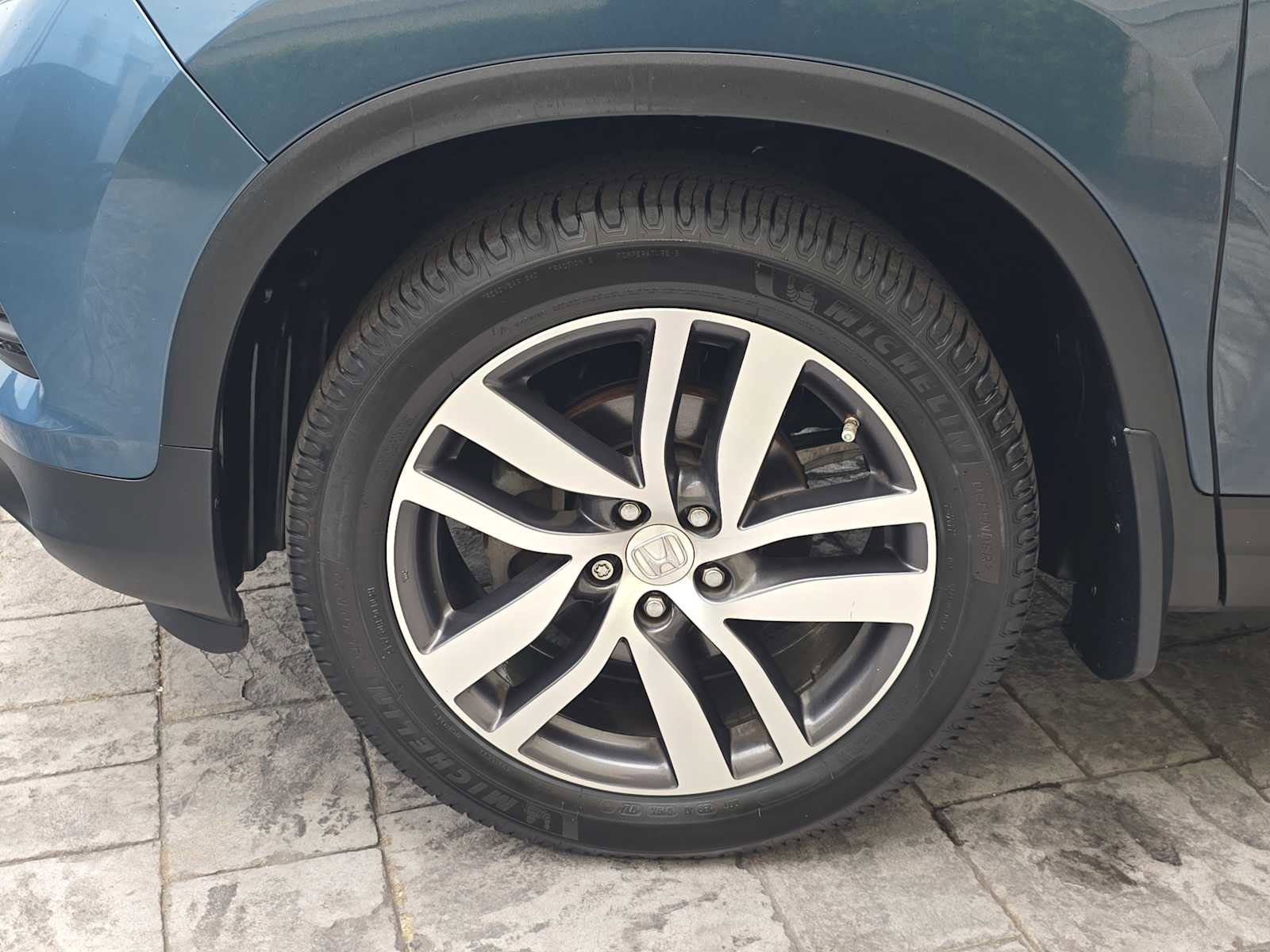 Used 2017 Honda Pilot Touring image 10