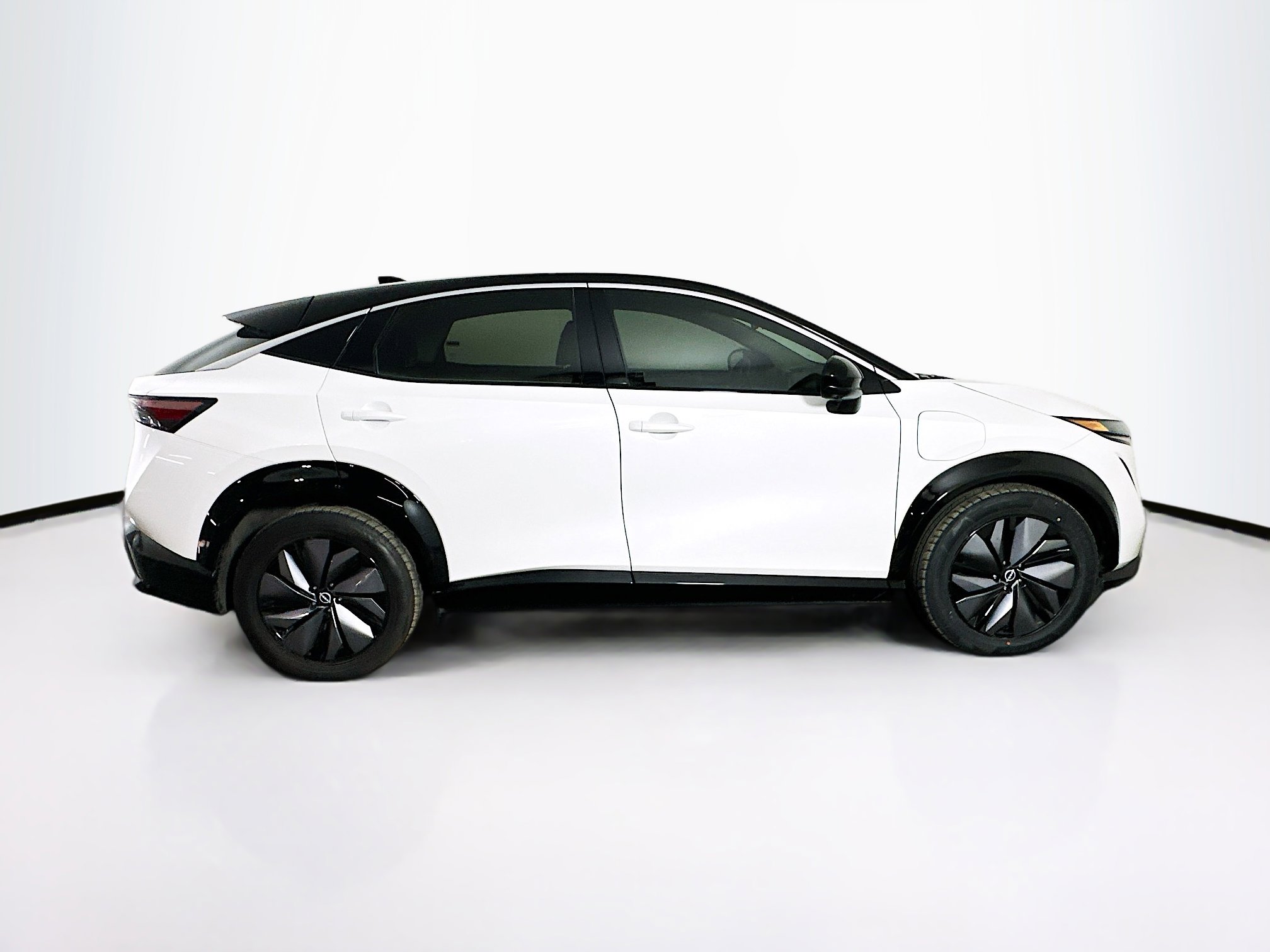 Used 2023 Nissan Ariya FWD image 10