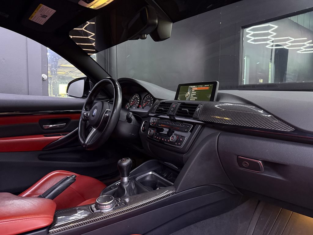 Used 2015 BMW M4 Coupe w/ Executive Package RWD image 23