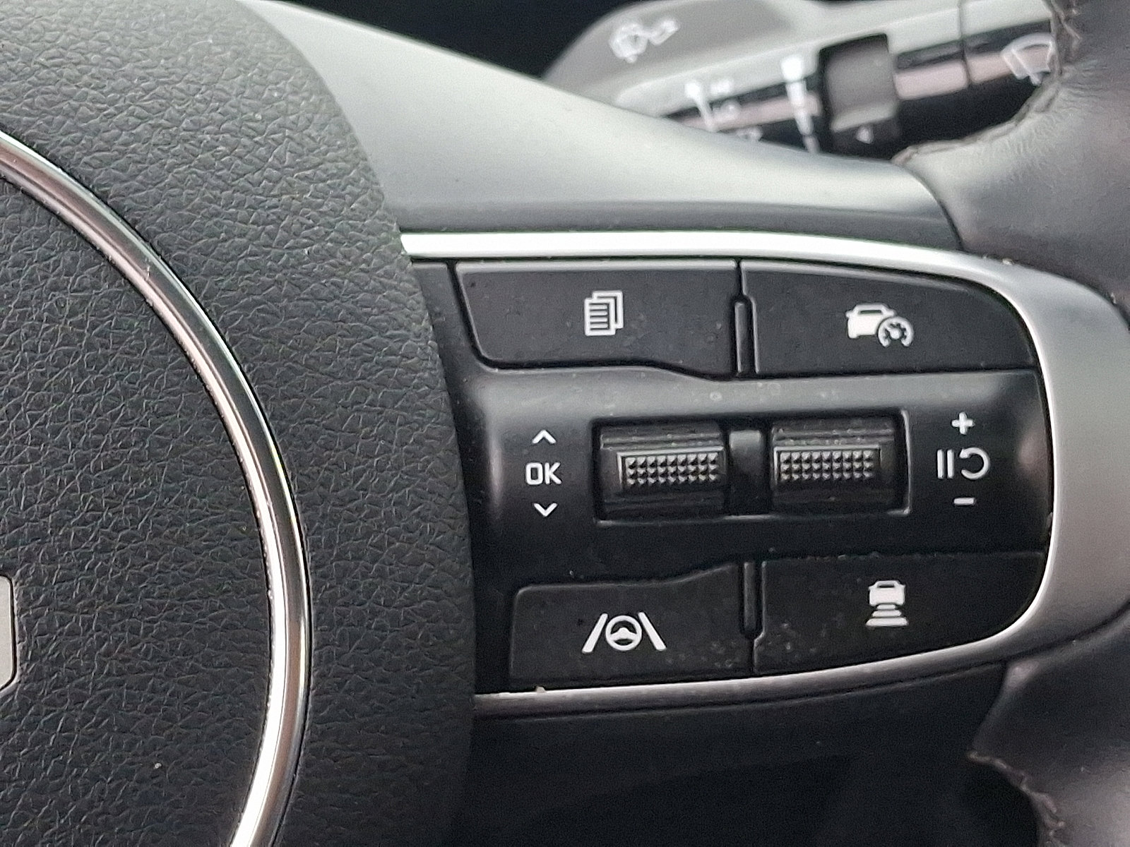 Used 2025 Kia K5 GT-Line w/ GT-Line Premium Package image 23