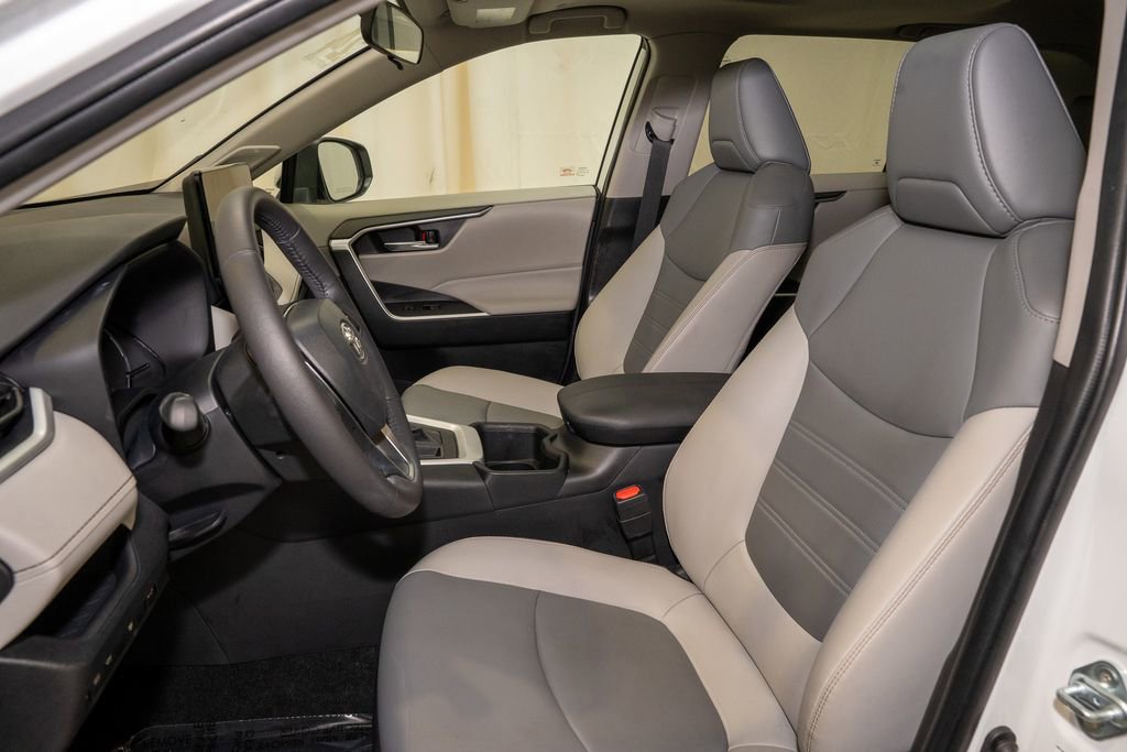 Used 2024 Toyota RAV4 XLE Premium image 12