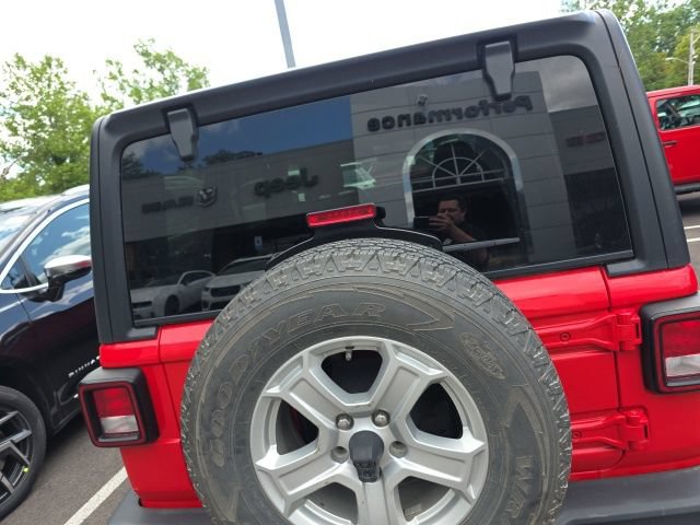 Used 2018 Jeep Wrangler Unlimited Sport S AWD/4WD image 16