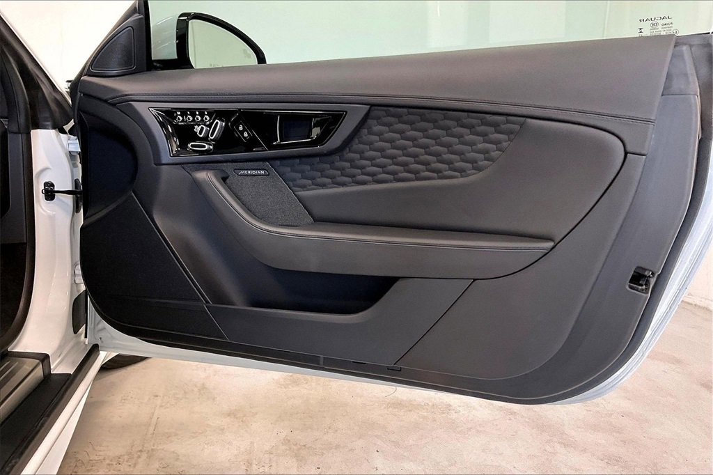 Used 2024 Jaguar F-TYPE Coupe AWD image 20