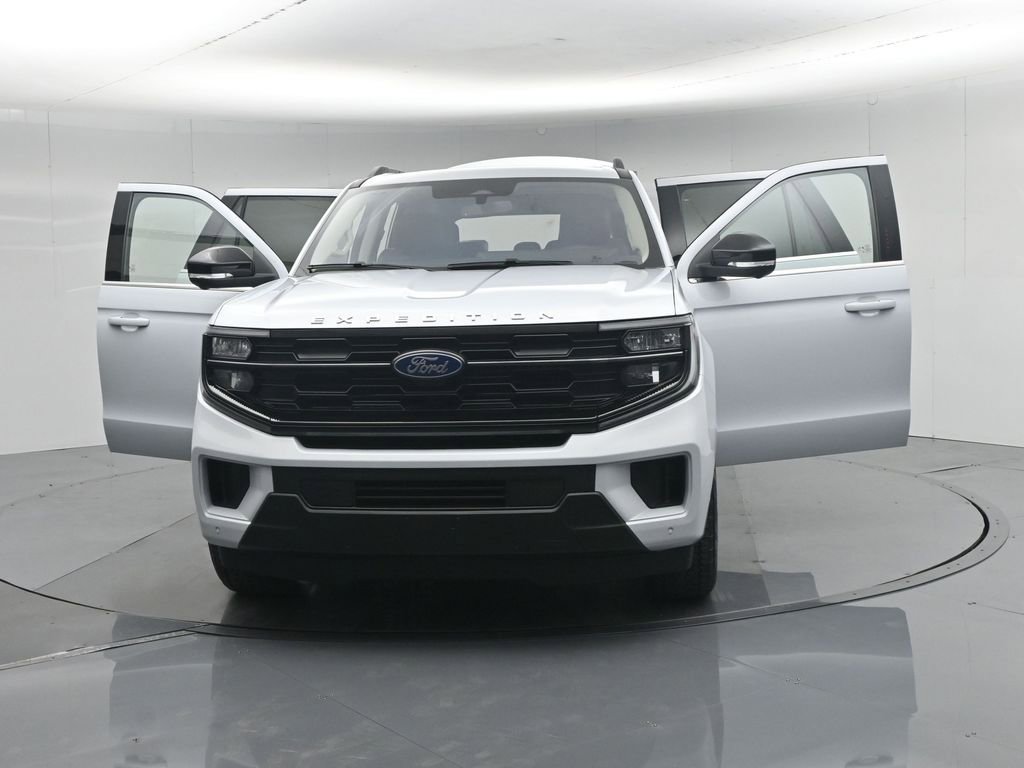 Used 2025 Ford Expedition Active AWD/4WD image 38