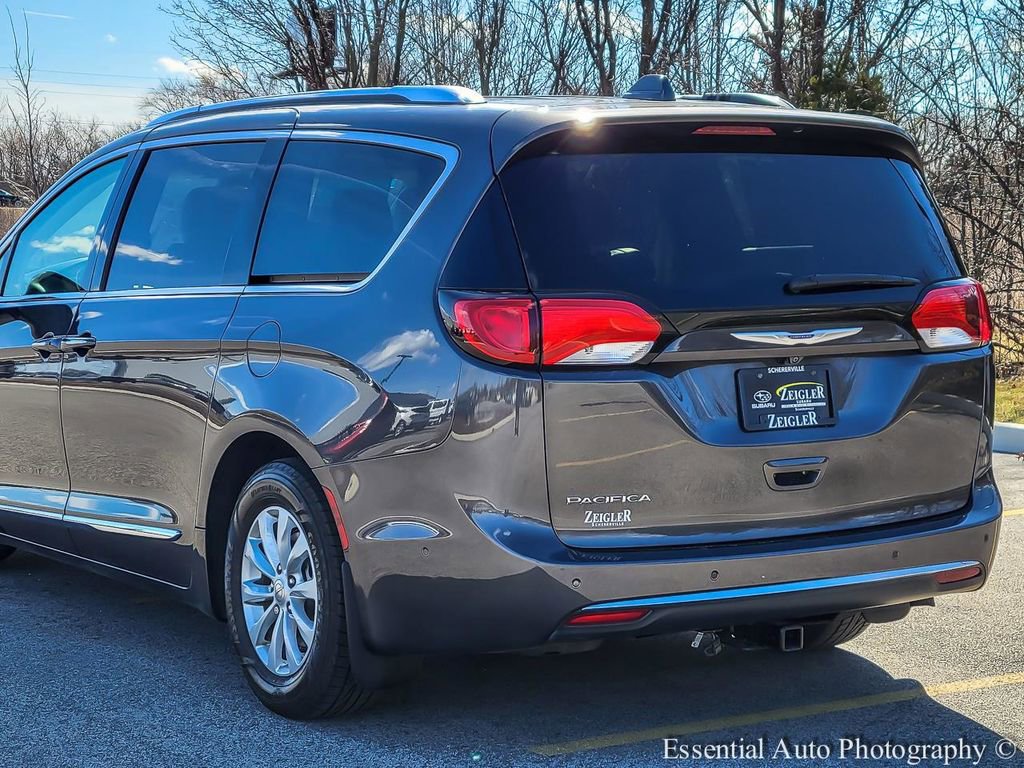 Used 2019 Chrysler Pacifica Touring-L w/ Advanced Safetytec Group image 6