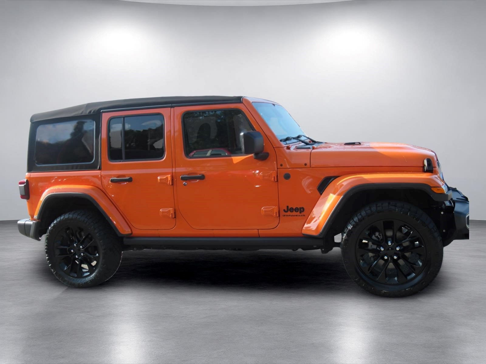 Used 2025 Jeep Wrangler Unlimited Sahara AWD/4WD image 2