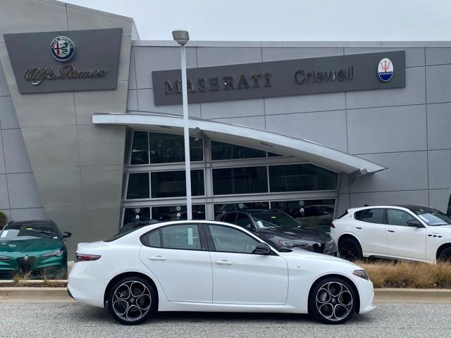 Used 2024 Alfa Romeo Giulia Ti image 4