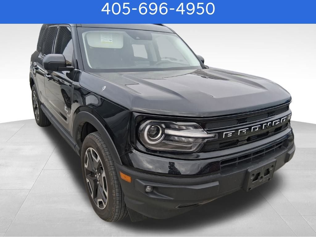 Used 2023 Ford Bronco Sport Outer Banks w/ Tech Package image 2
