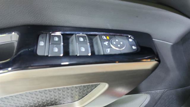 Certified 2025 Nissan Pathfinder Platinum w/ Cargo Package FWD image 21