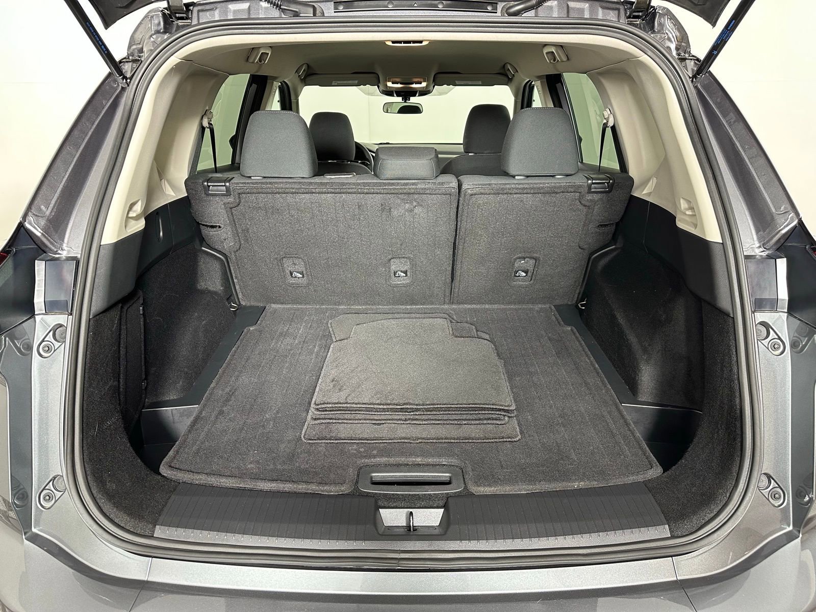 Used 2025 Nissan Rogue S image 26