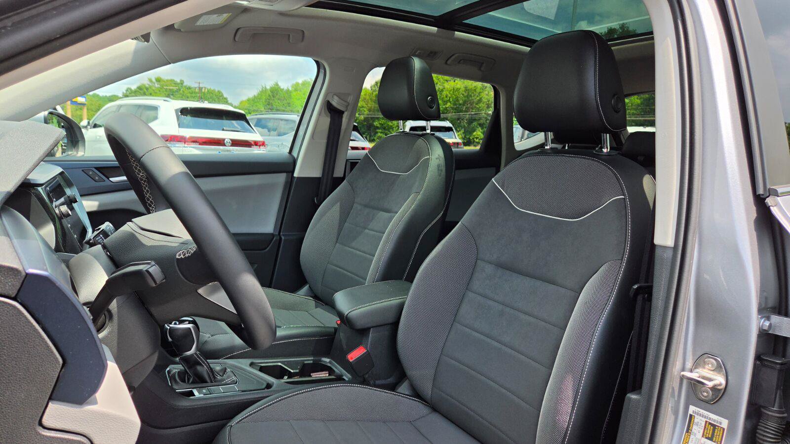Certified 2023 Volkswagen Taos SE w/ Panoramic Sunroof Package FWD image 23