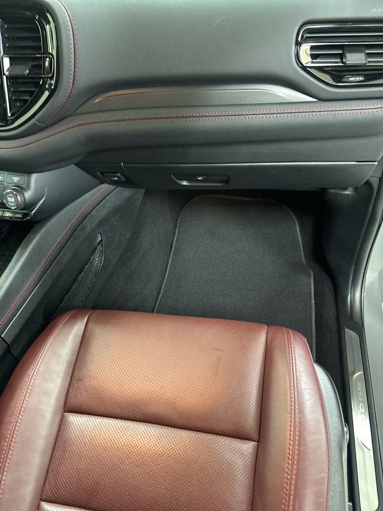 Used 2025 Dodge Durango GT AWD/4WD image 31
