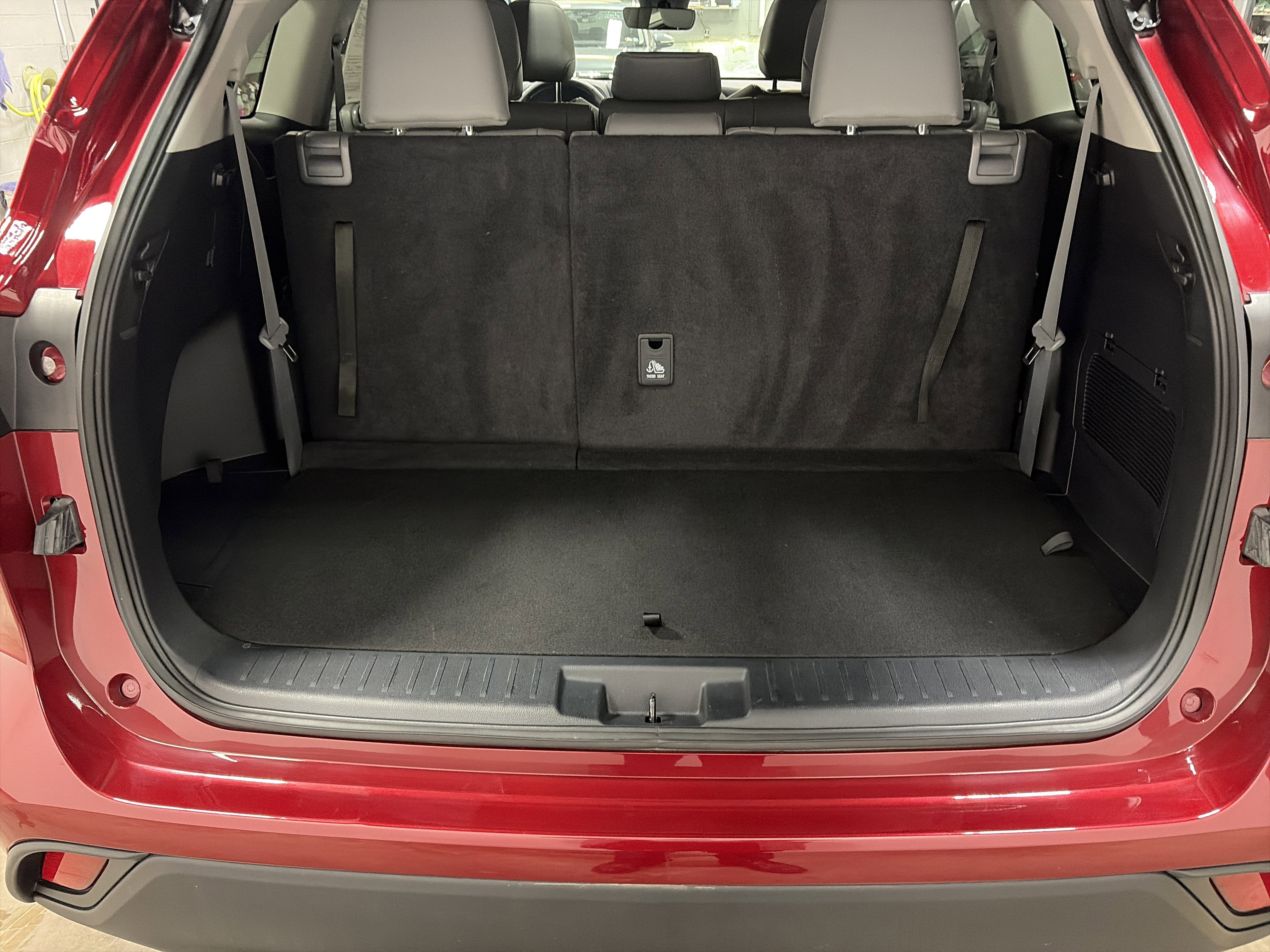 Used 2023 Toyota Highlander XLE image 29