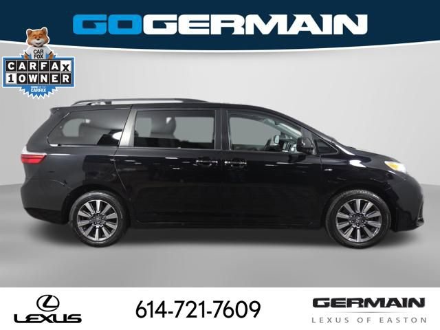 Used 2018 Toyota Sienna XLE w/ XLE Navigation Package image 7