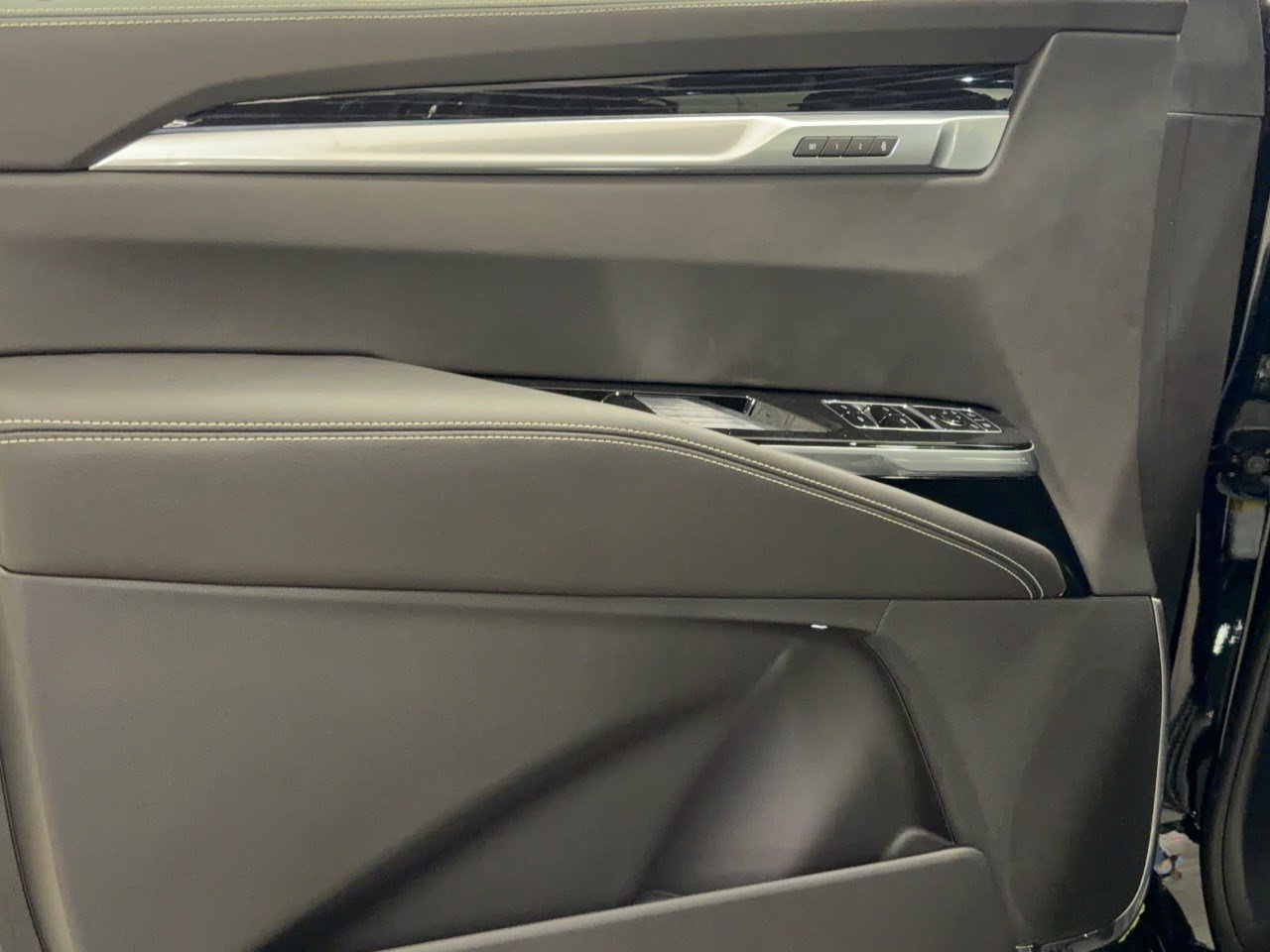 New 2027 Cadillac Escalade Sport w/ Touring Package AWD/4WD image 14