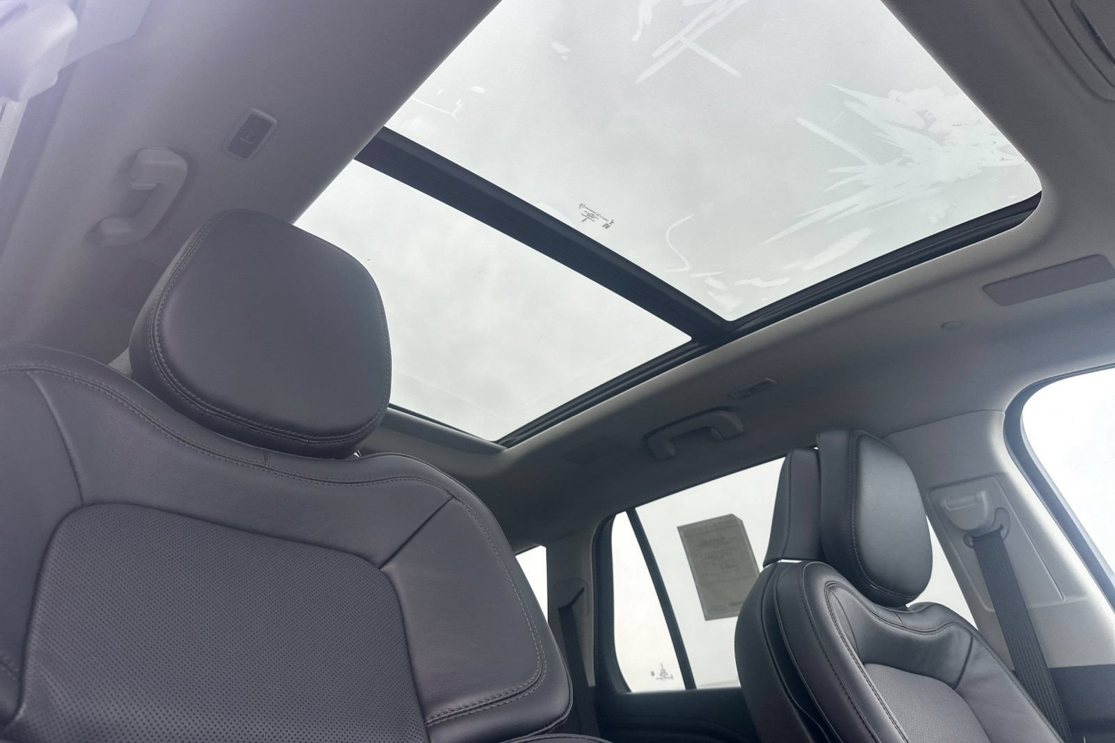 New 2026 Lincoln Aviator Reserve w/ Luxury Package RWD image 16