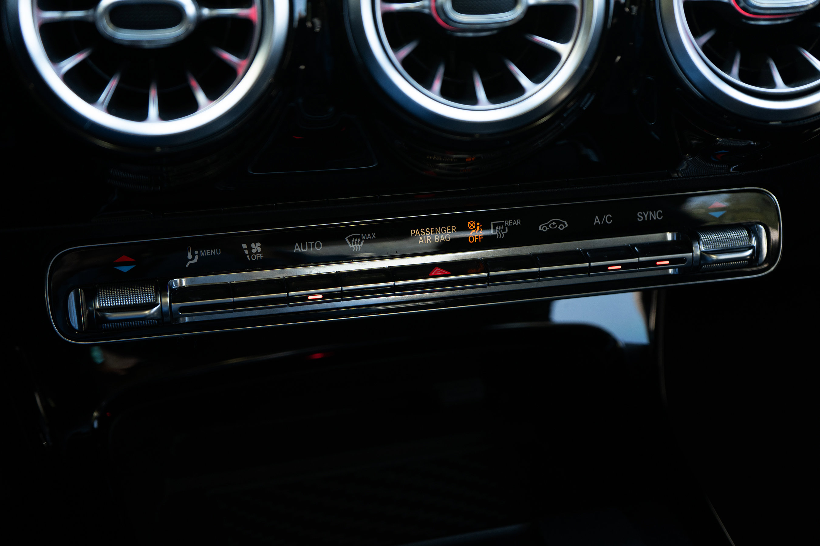 Used 2020 Mercedes-Benz CLA 250 4MATIC image 32