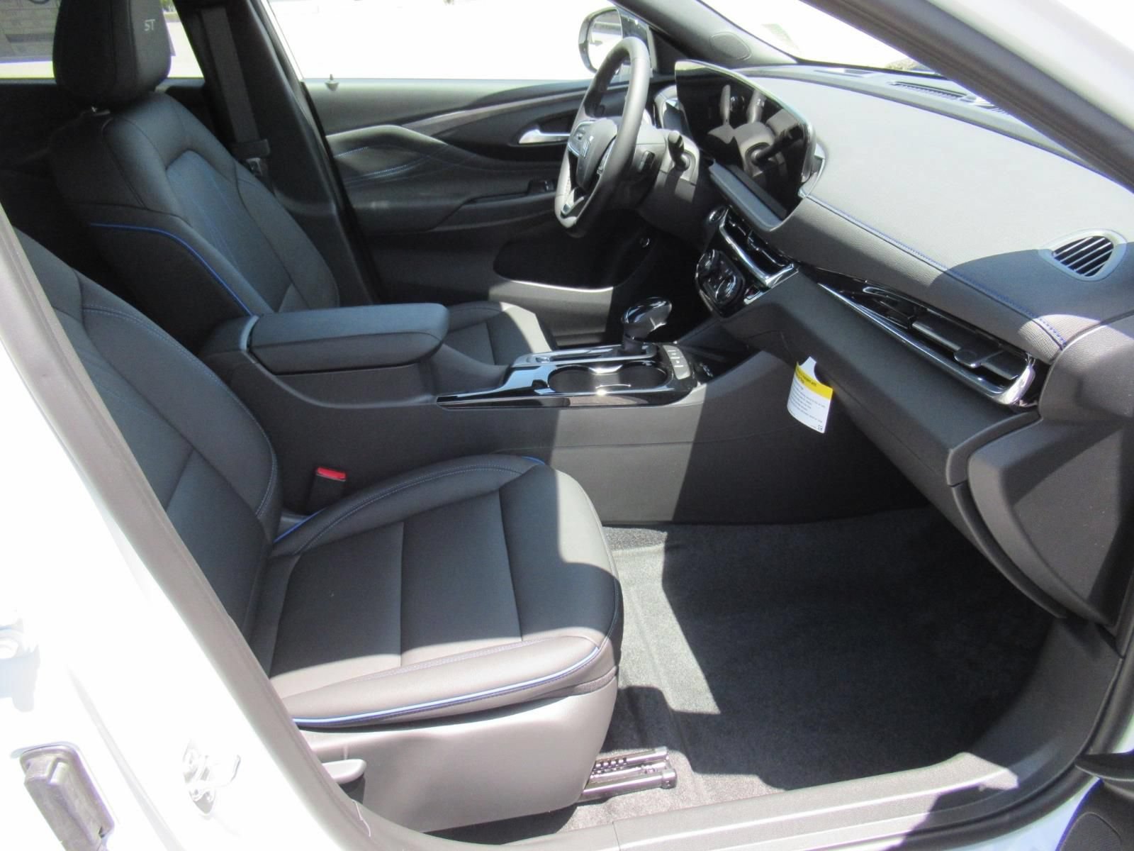 New 2026 Buick Envista Sport Touring w/ Convenience I Package FWD image 10
