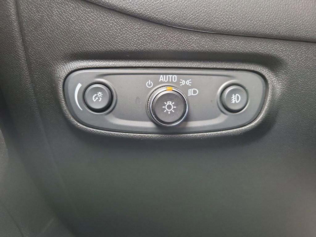 Used 2021 Chevrolet Equinox LT image 12