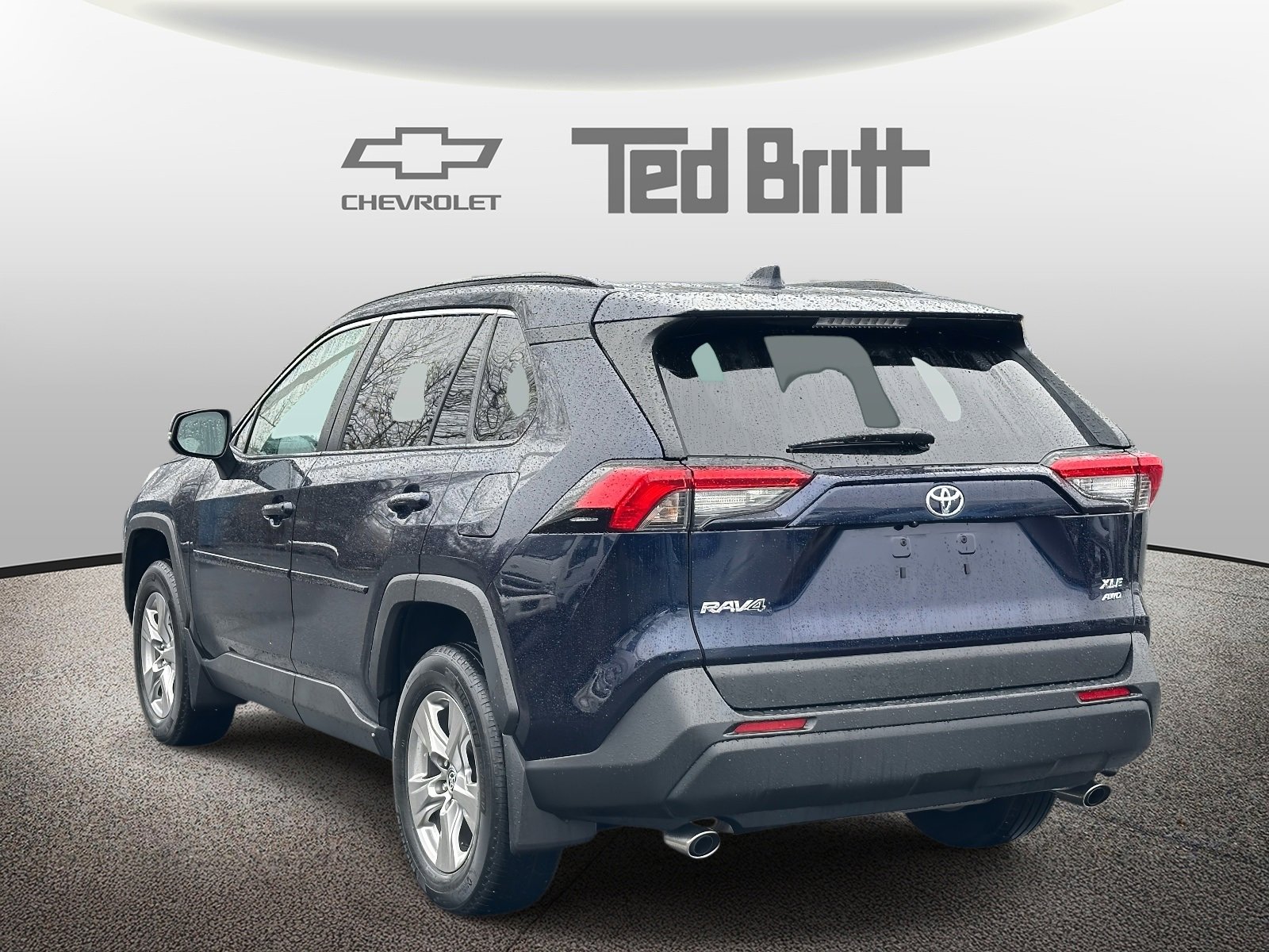 Used 2023 Toyota RAV4 XLE w/ Convenience Package image 6