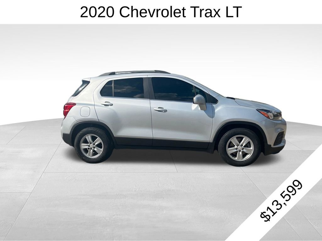 Used 2020 Chevrolet Trax LT image 2