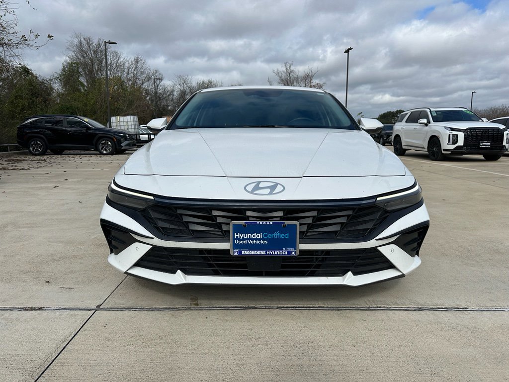 Used 2024 Hyundai Elantra Limited image 2