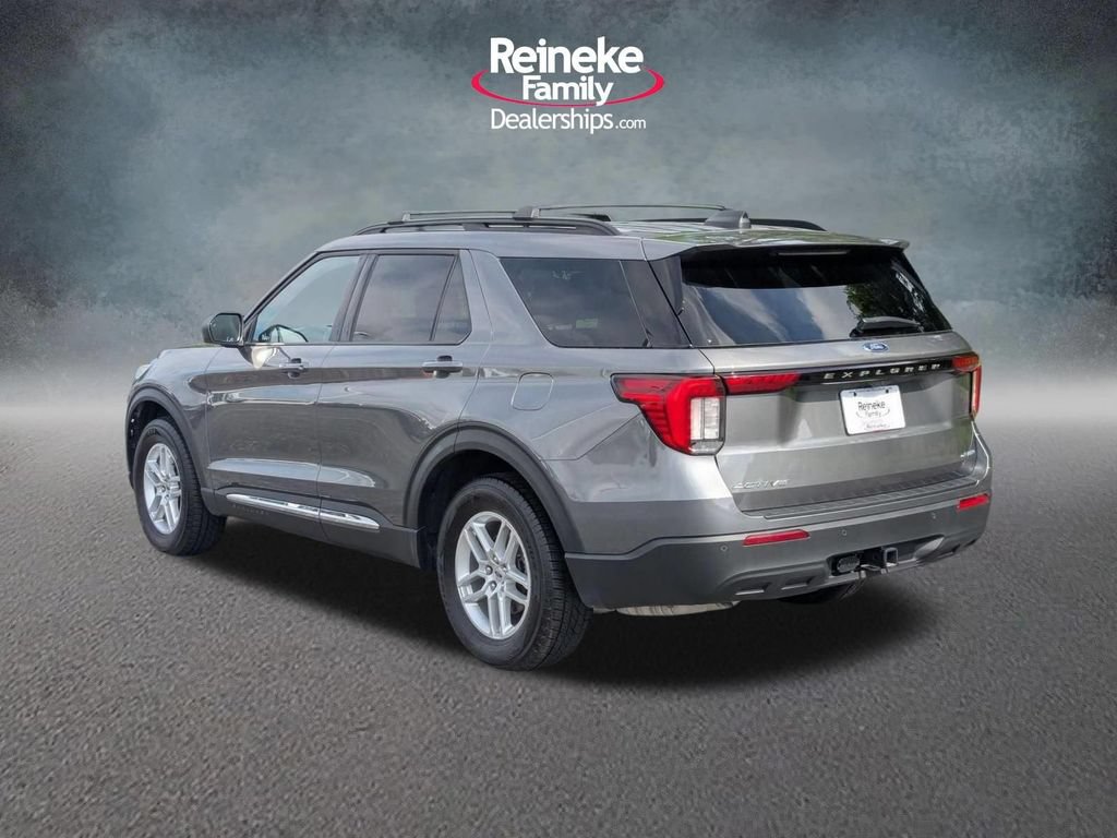 Used 2025 Ford Explorer Active AWD/4WD image 8