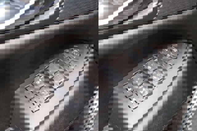 Used 2016 Cadillac Escalade ESV Luxury image 13