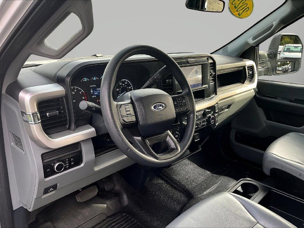 Used 2025 Ford F250 XL AWD/4WD image 16