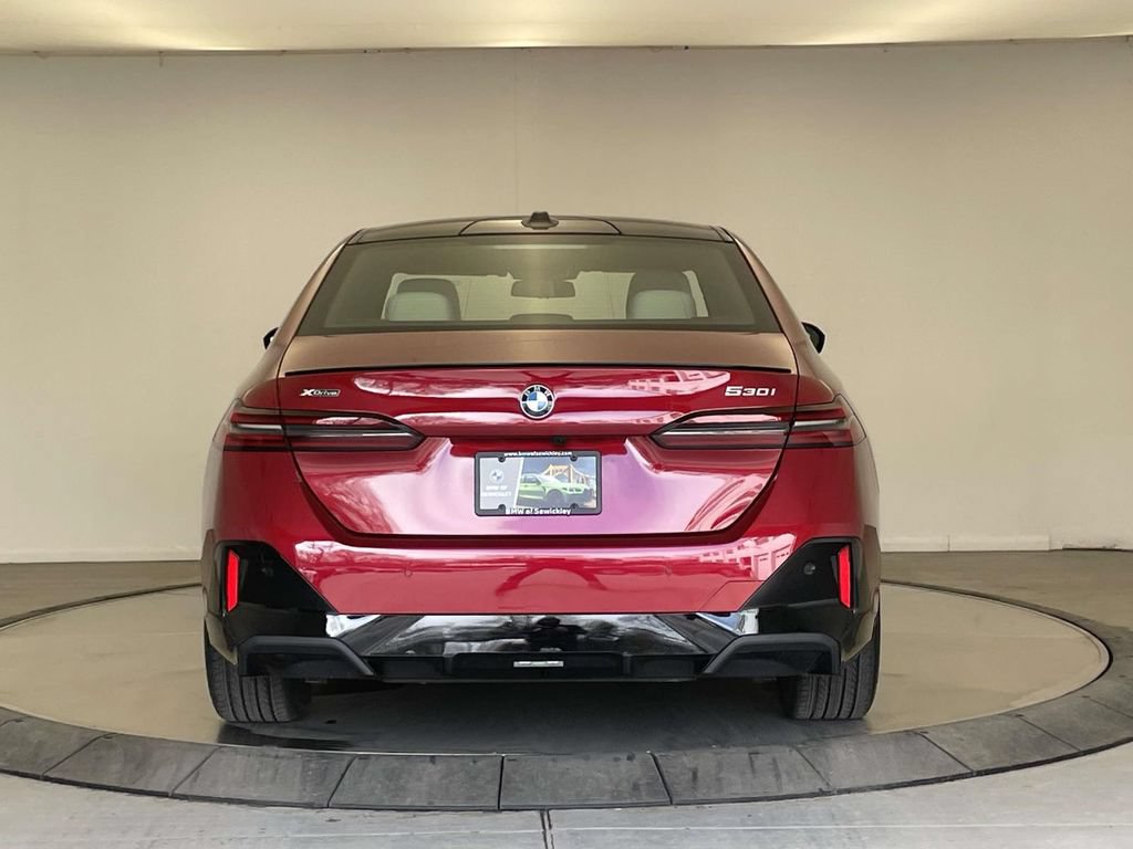 New 2026 BMW 530i xDrive w/ M Sport Package AWD/4WD image 4