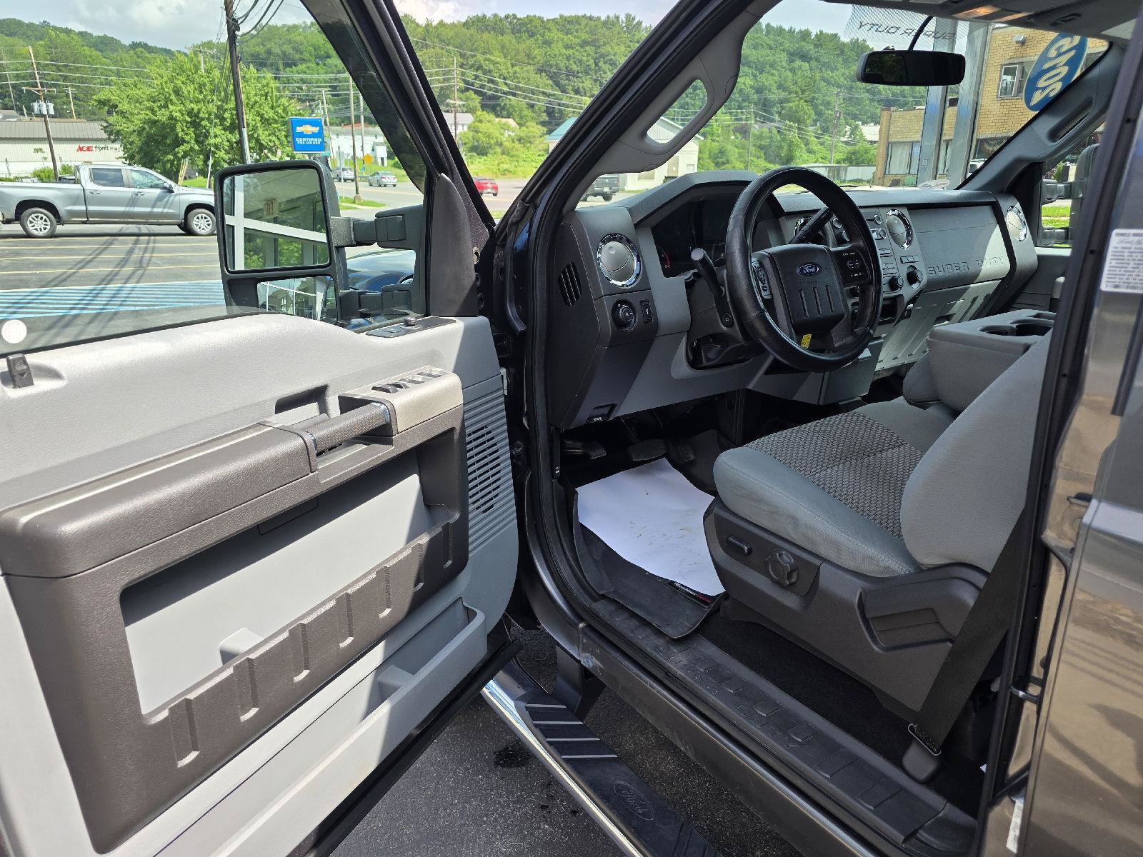 Used 2015 Ford F350 XLT w/ XLT Interior Package AWD/4WD image 10
