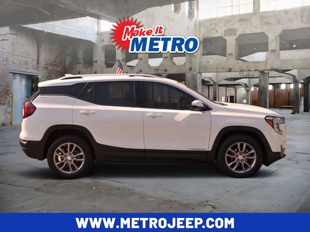 Used 2022 GMC Terrain SLT AWD/4WD image 1