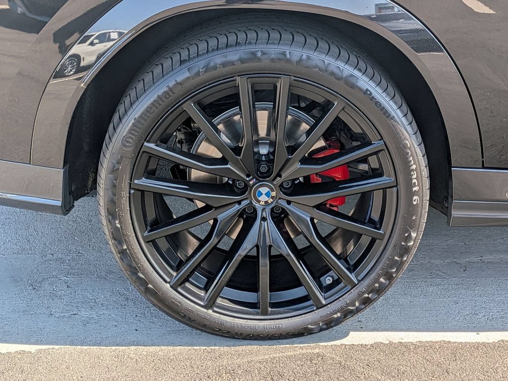 Certified 2025 BMW X6 xDrive40i w/ Premium Package AWD/4WD image 29