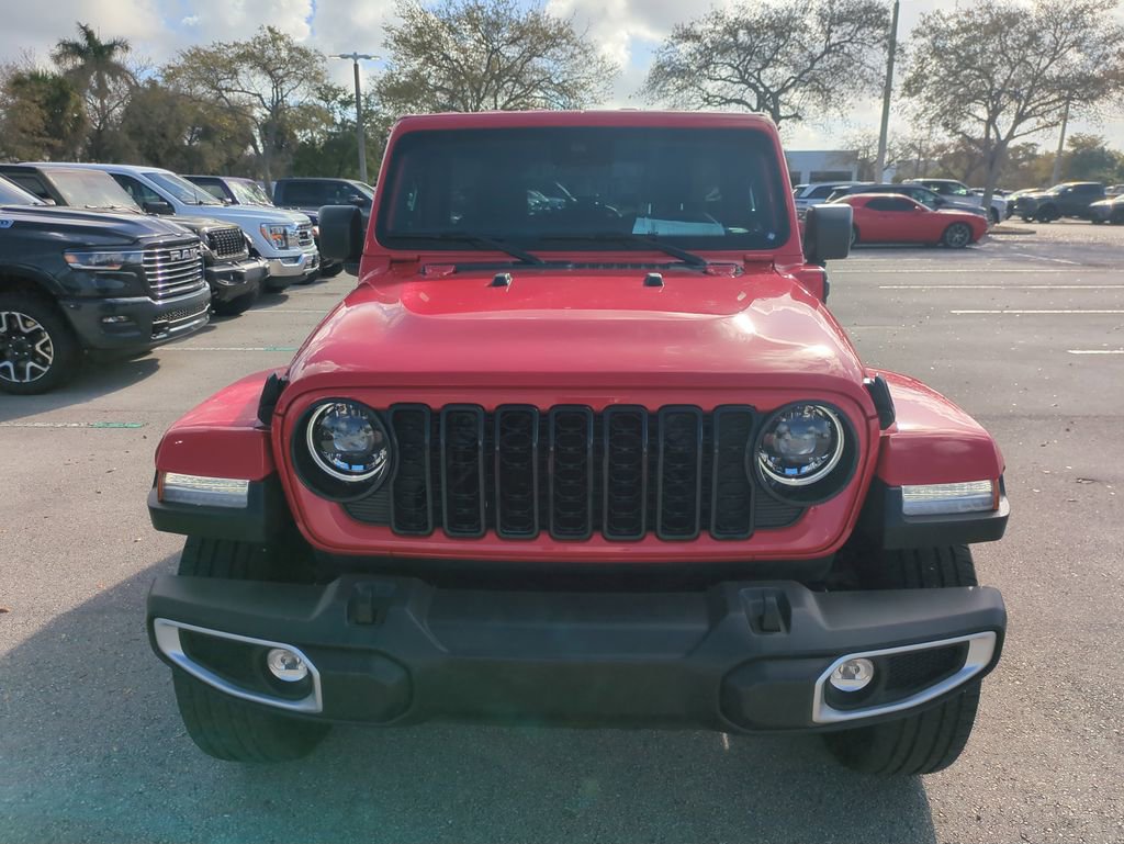 Used 2025 Jeep Wrangler Unlimited Sahara image 4