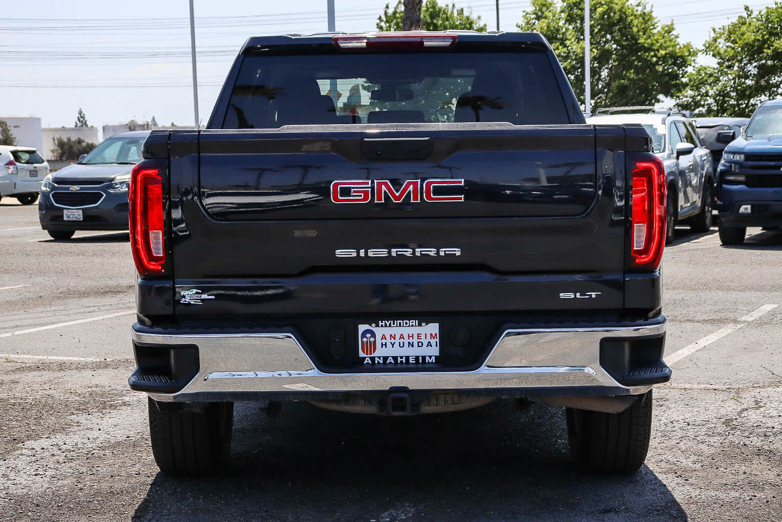 Used 2024 GMC Sierra 1500 SLT AWD/4WD image 8