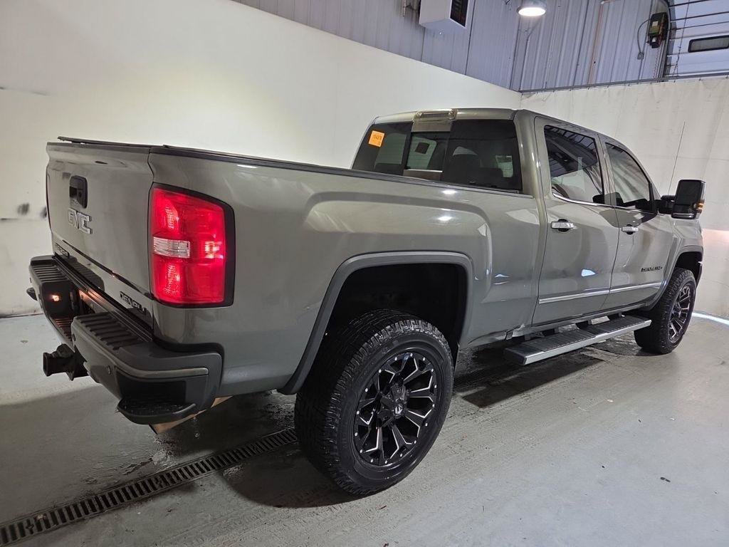 Used 2017 GMC Sierra 2500 Denali w/ Suspension Package, Off-Road AWD/4WD image 6