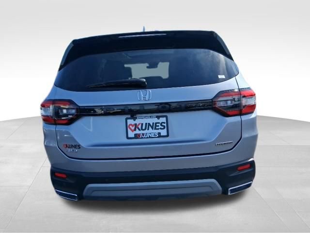 Used 2023 Honda Pilot Touring image 9