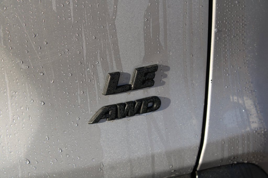 Used 2022 Toyota RAV4 LE image 28