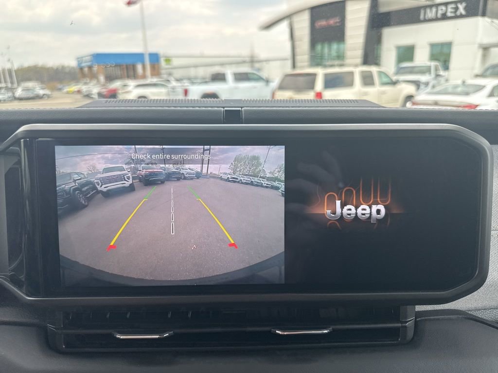 Used 2025 Jeep Wrangler Unlimited Sahara w/ Safety Group image 18