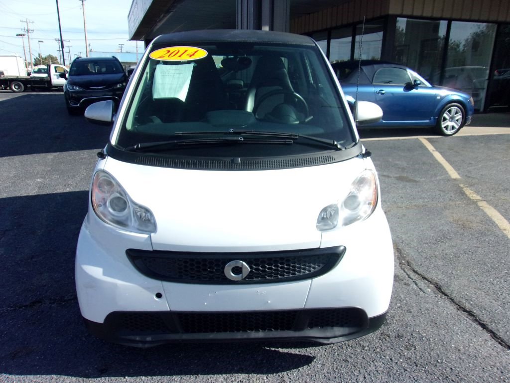 Used 2014 smart fortwo pure image 3