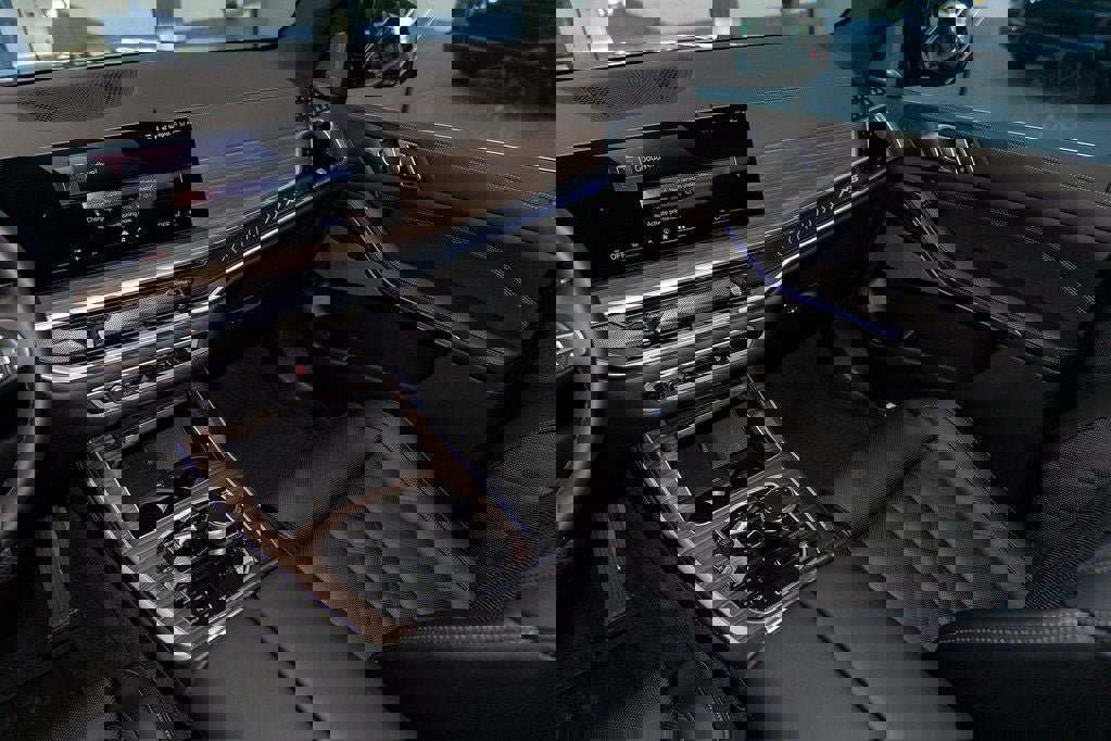 New 2026 BMW X5 xDrive50e image 37