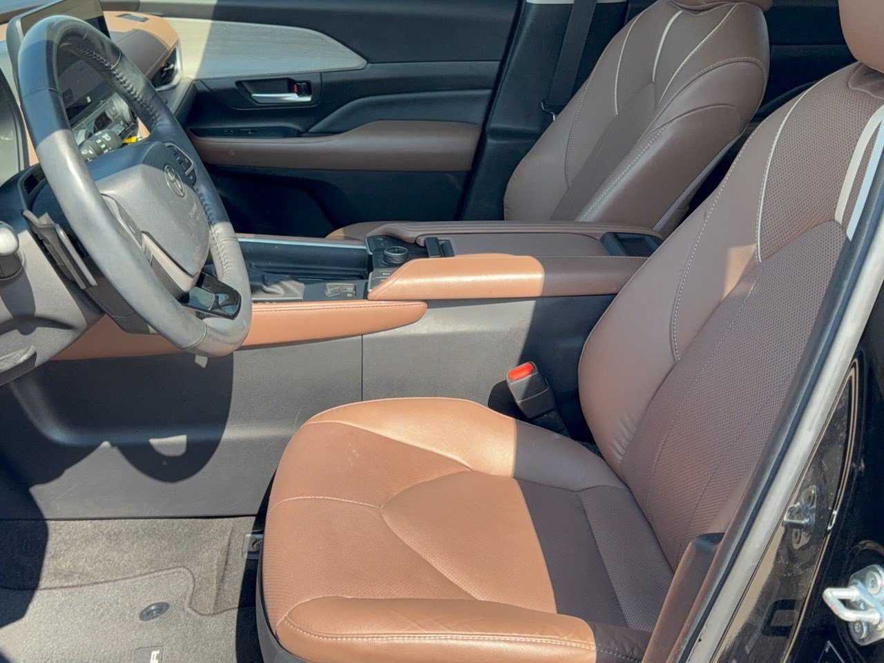 Used 2024 Toyota Grand Highlander AWD image 5