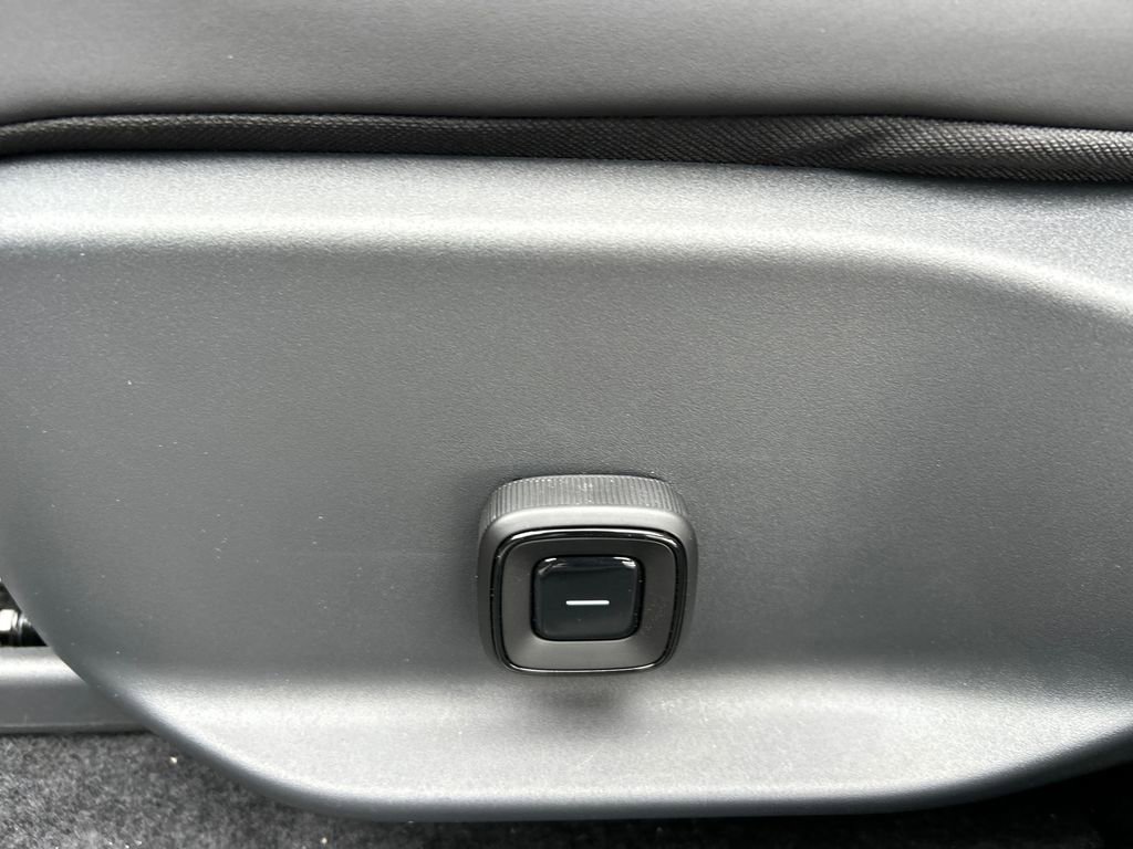 New 2025 Volvo EX30 Plus w/ Protection Package Premier AWD/4WD image 19