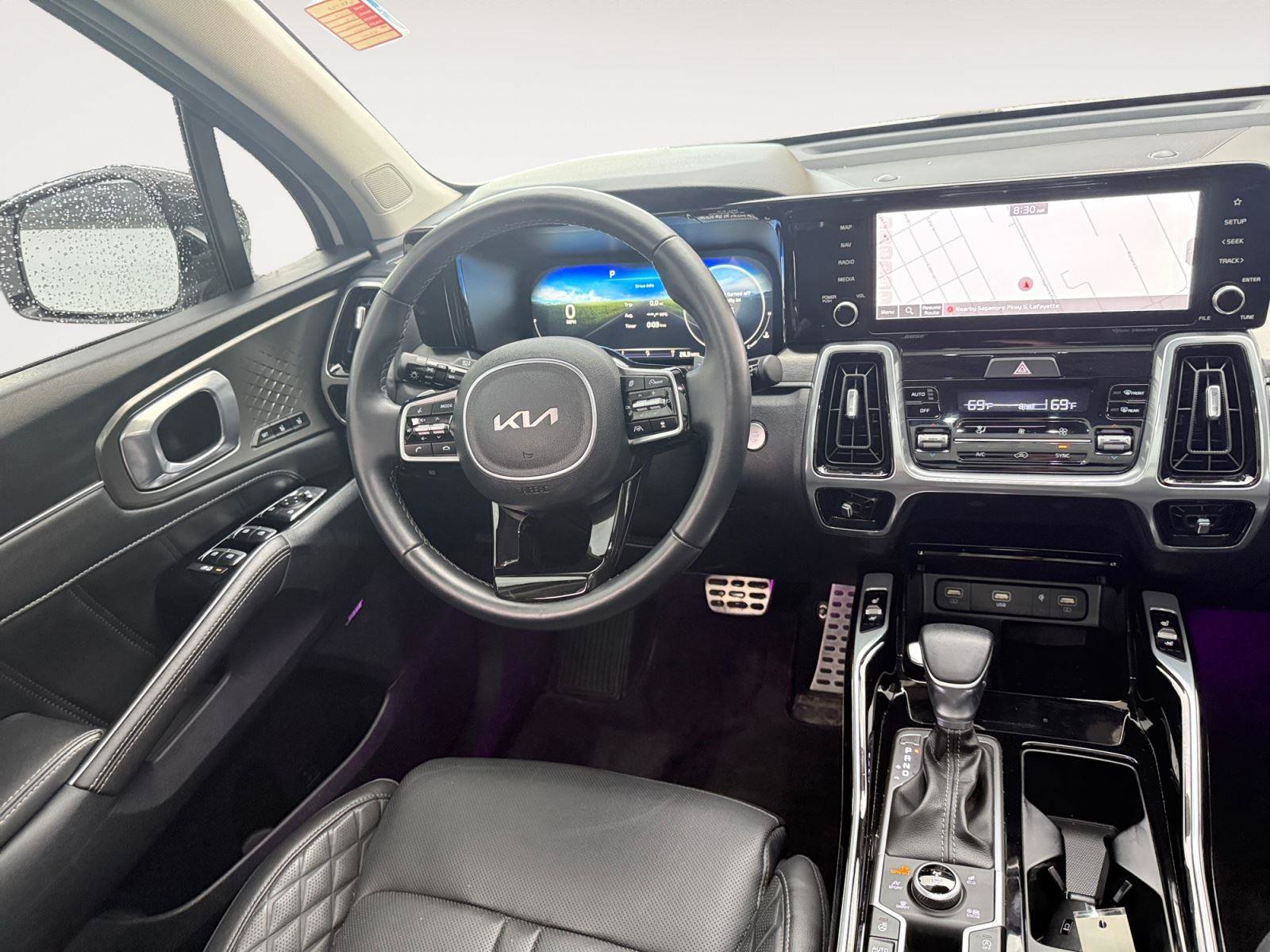 Used 2023 Kia Sorento AWD image 11