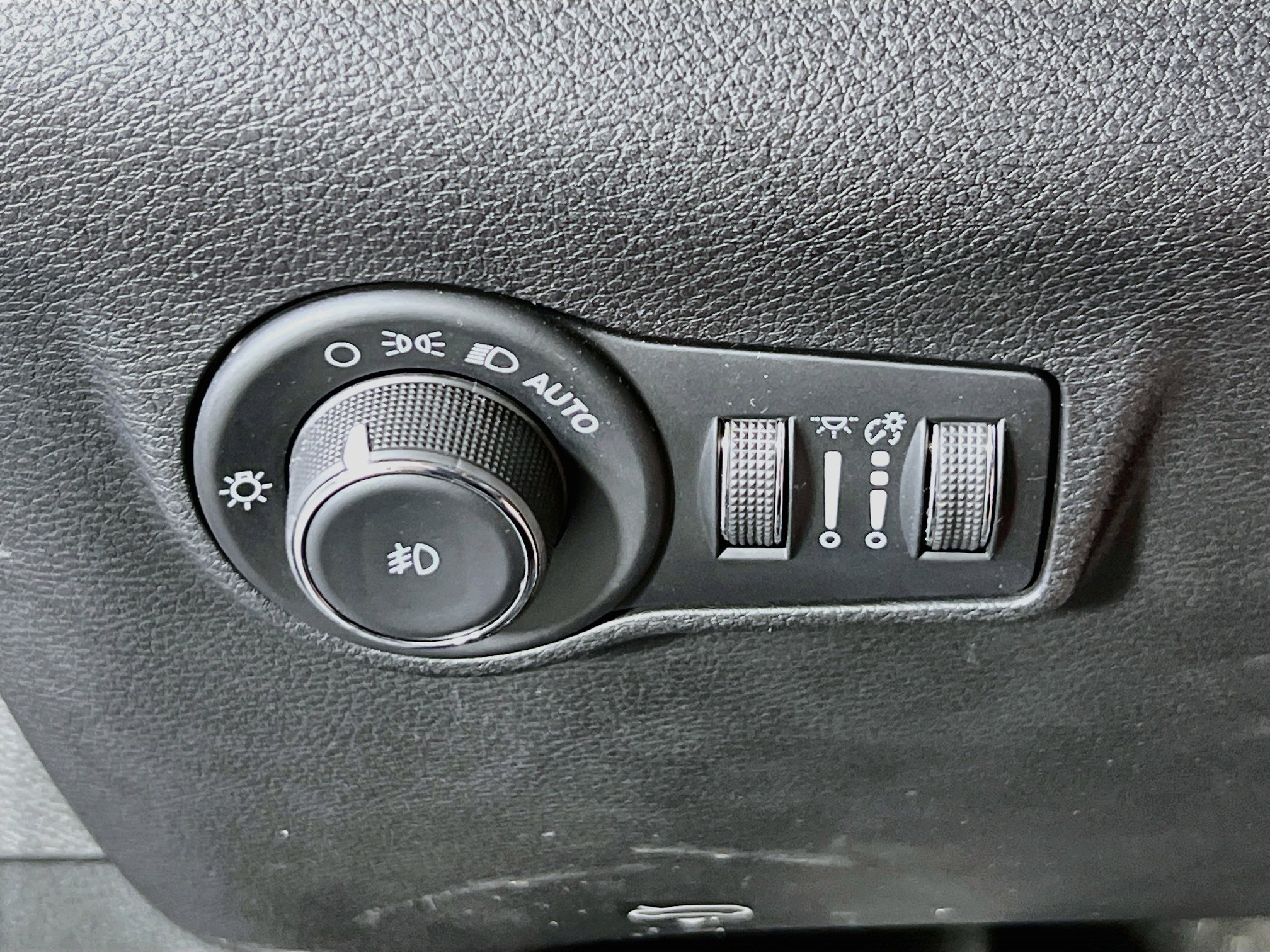 Used 2022 Jeep Compass Trailhawk w/ Trailhawk Convenience Group AWD/4WD image 10