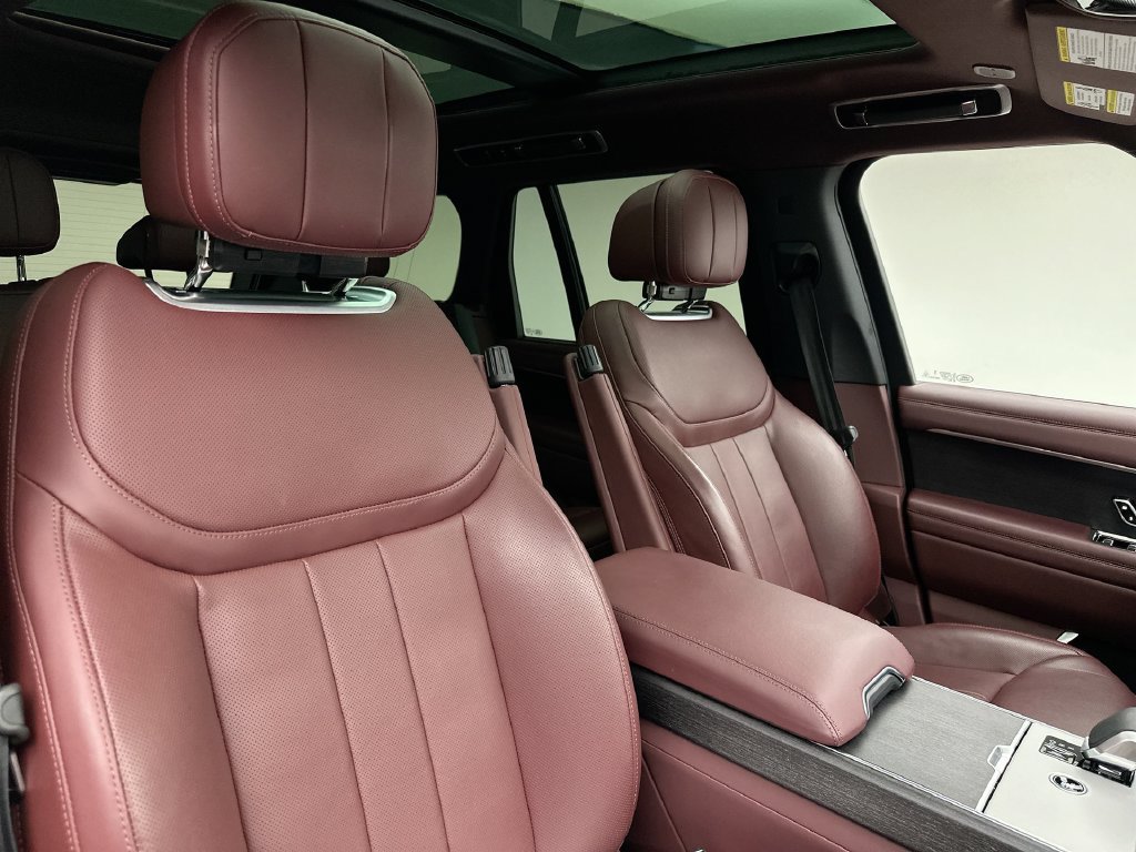 Certified 2025 Land Rover Range Rover SE AWD/4WD image 18