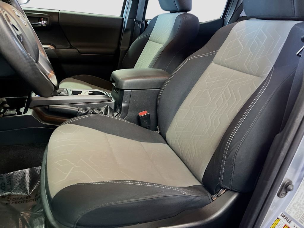 Used 2021 Toyota Tacoma TRD Off-Road image 22